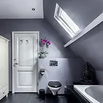The Rose Bed & Breakfast 4*