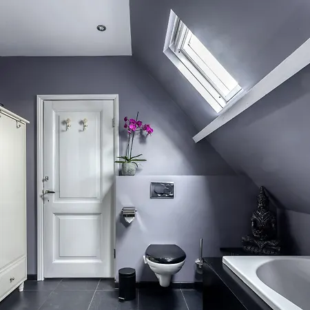 The Rose Bed & Breakfast 4*